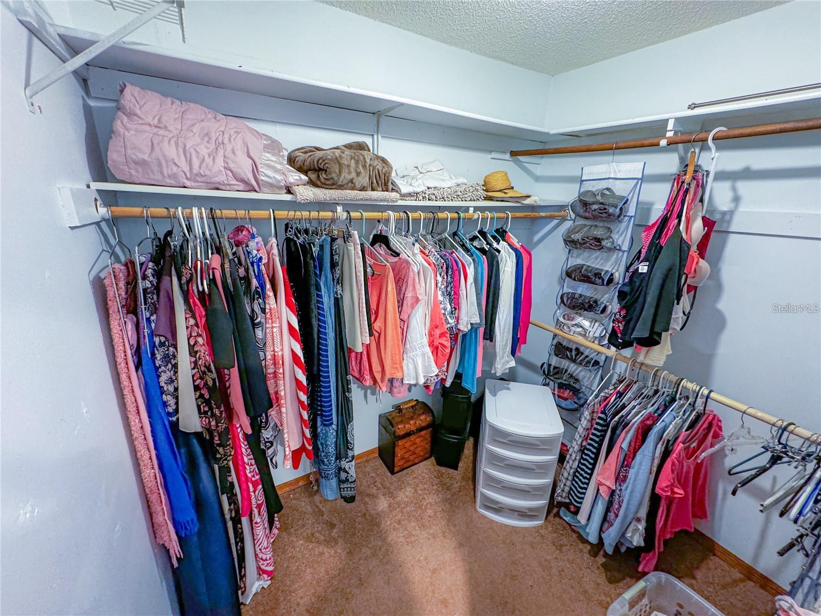 1021 NANCY CIR
