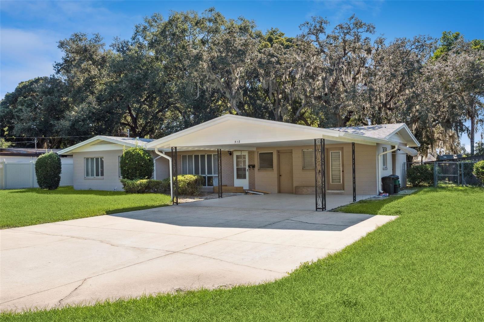 518 OAK LN