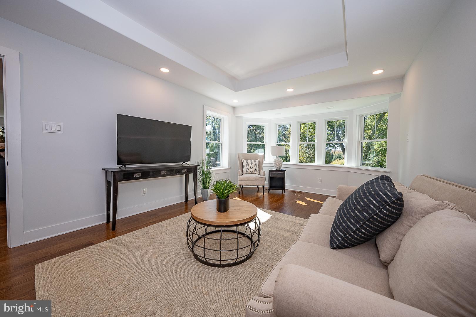 737 Berwood ROAD