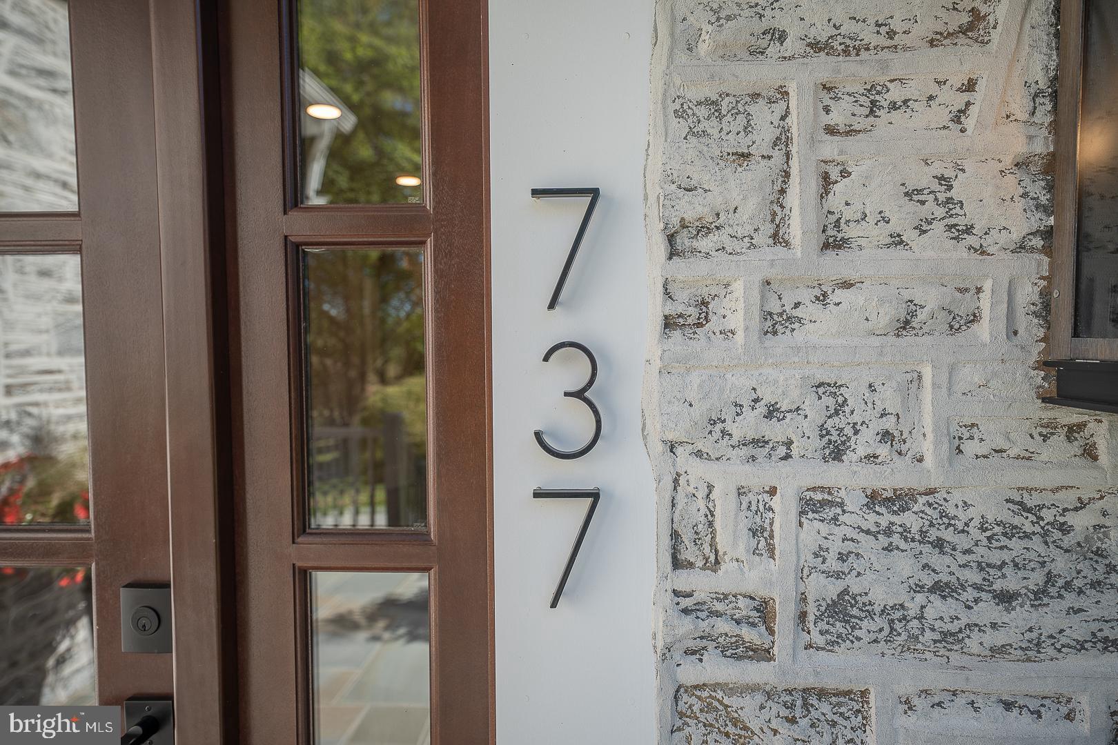 737 Berwood ROAD
