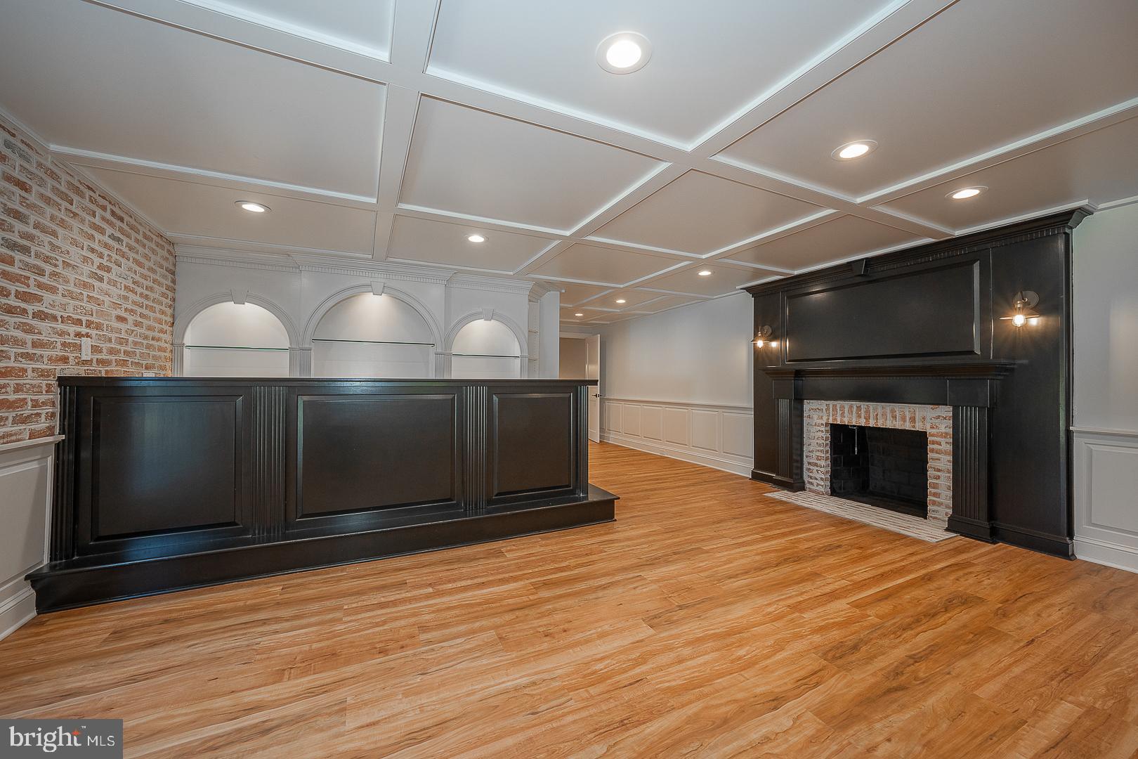 737 Berwood ROAD