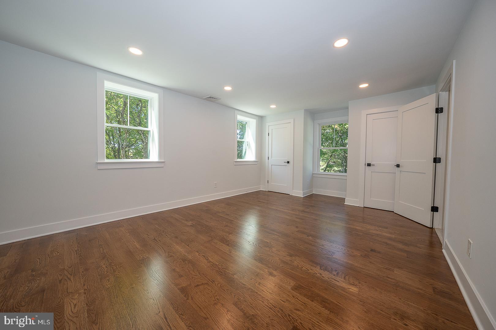 737 Berwood ROAD