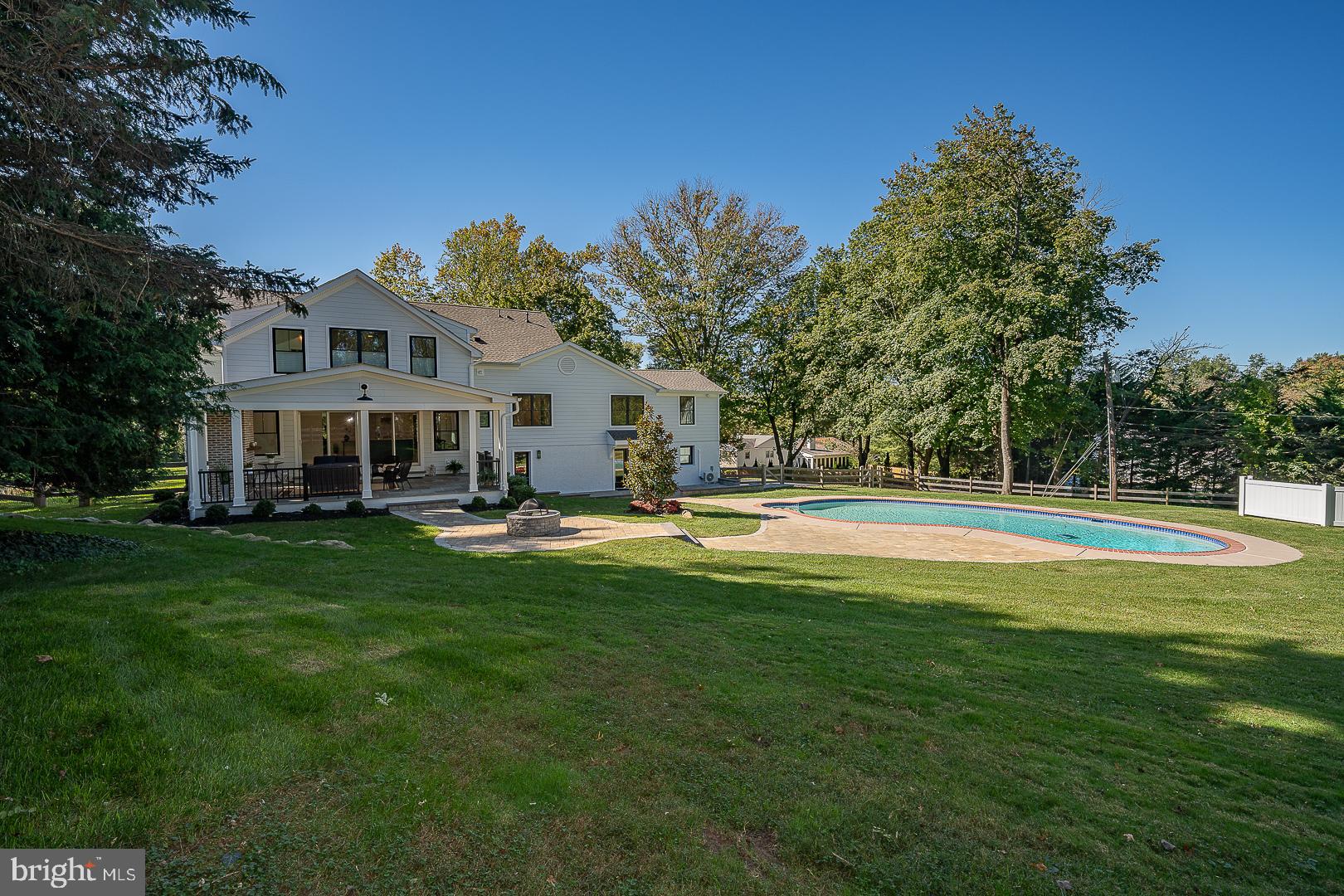 737 Berwood ROAD