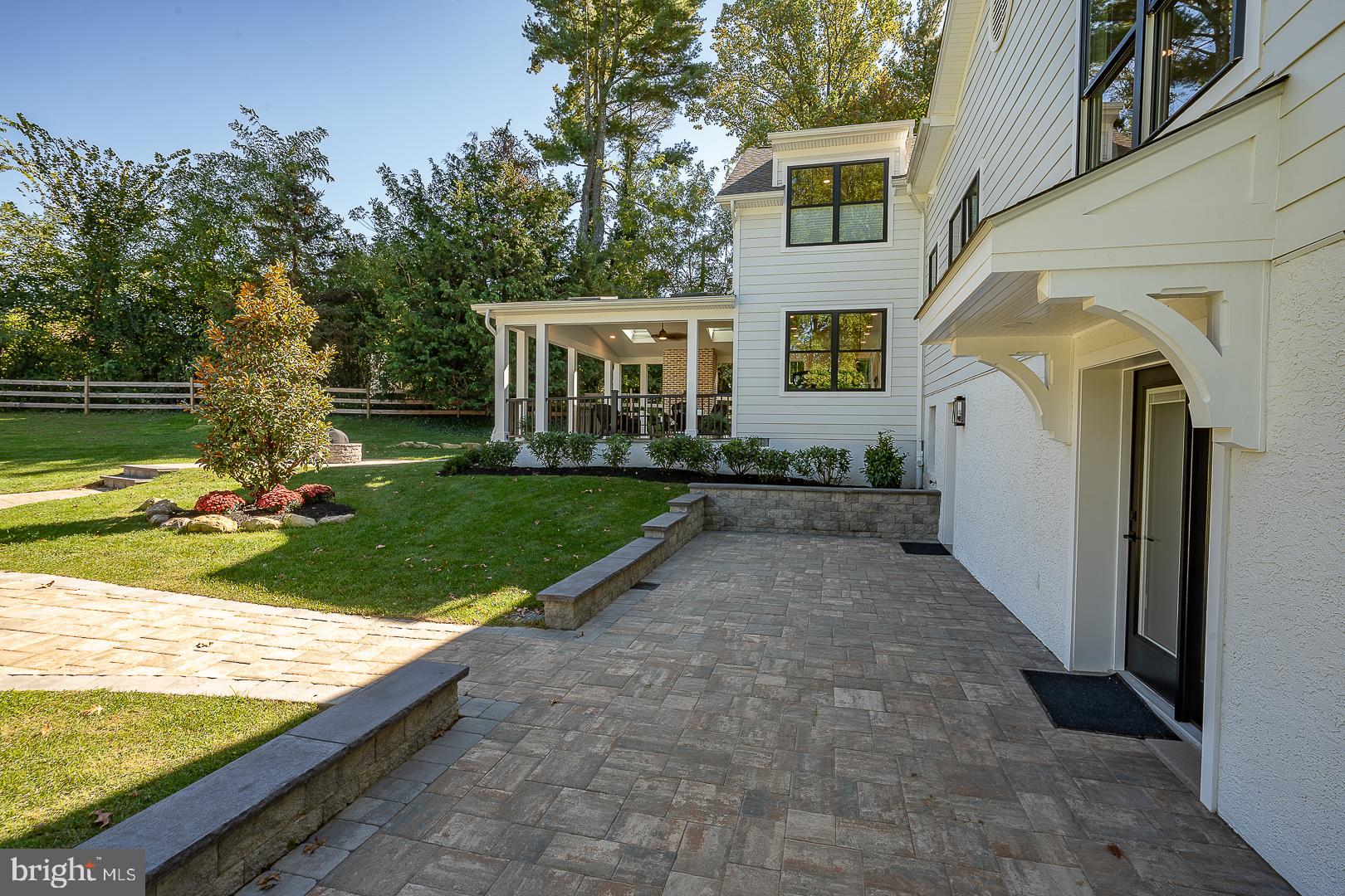 737 Berwood ROAD