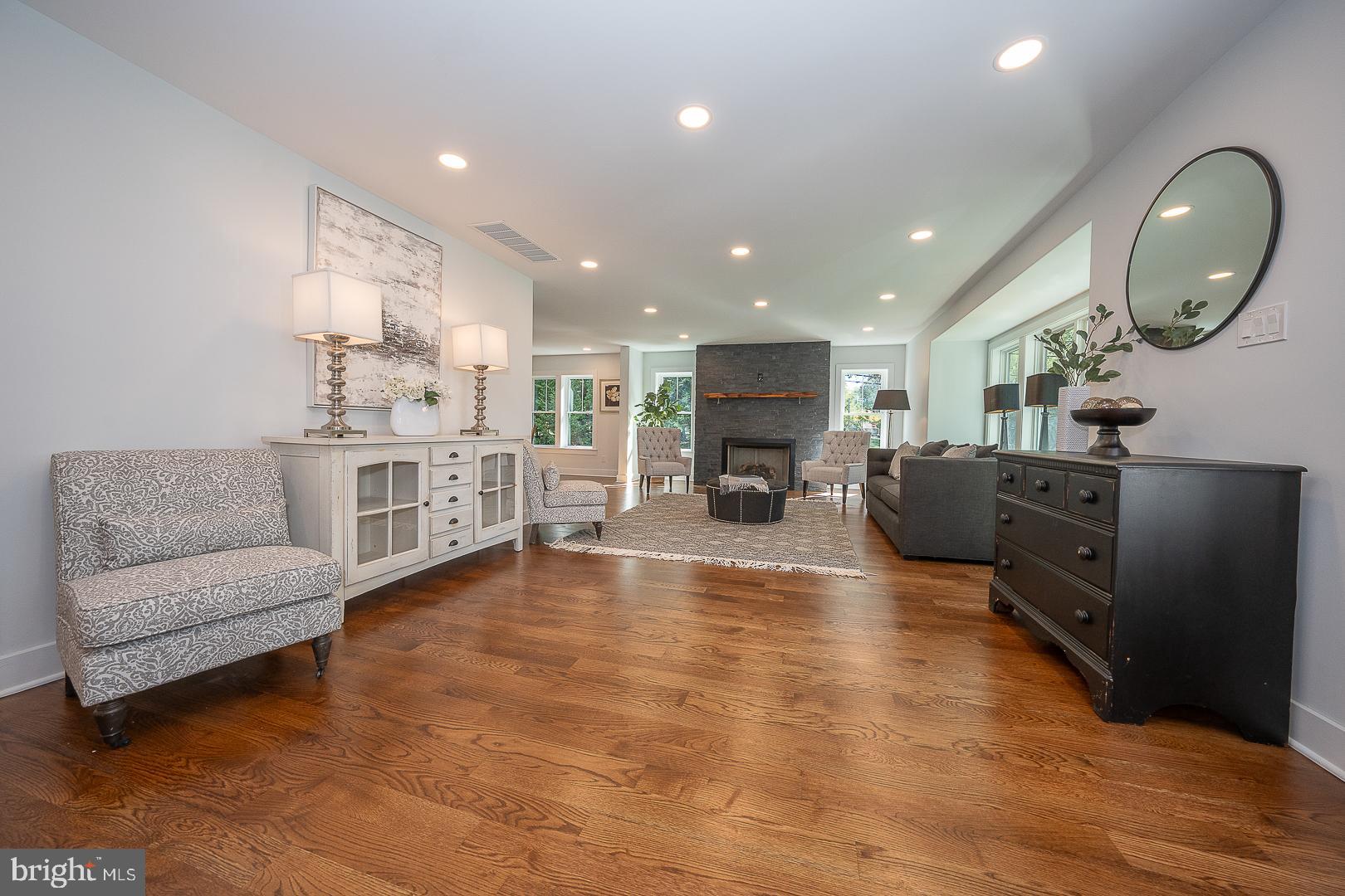 737 Berwood ROAD