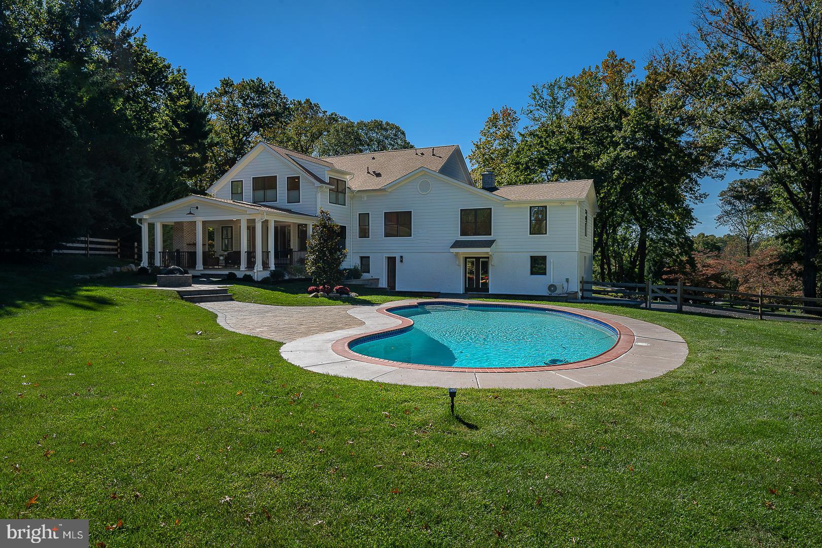 737 Berwood ROAD