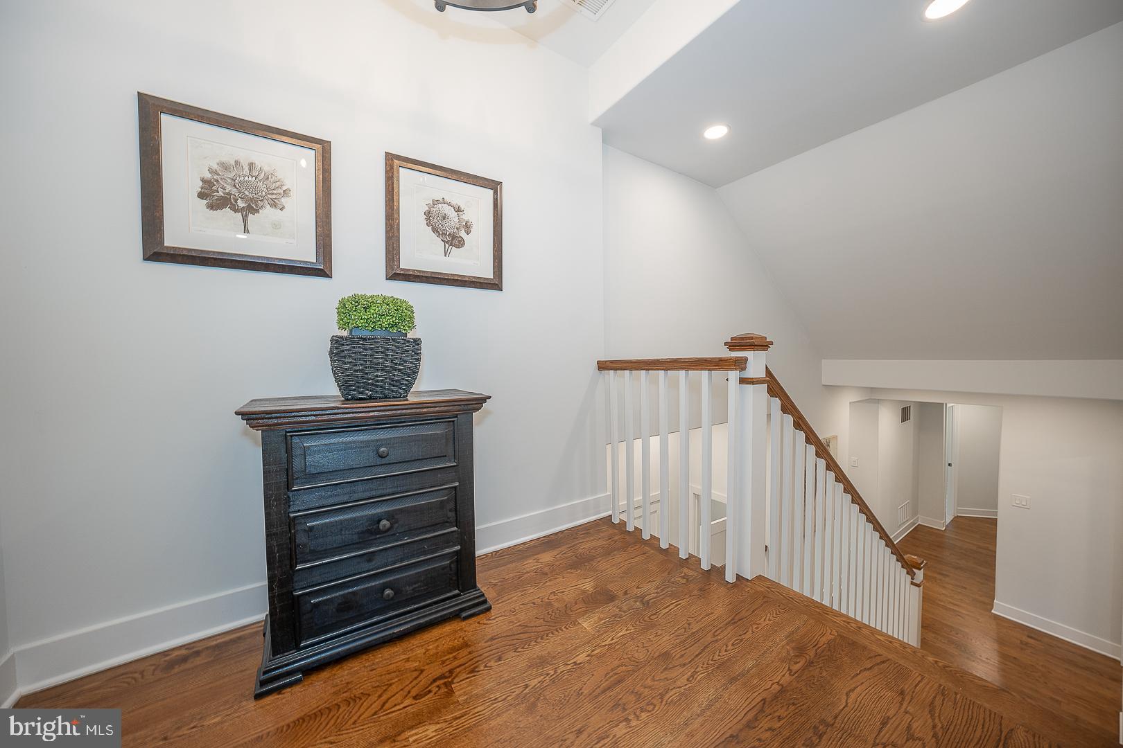 737 Berwood ROAD