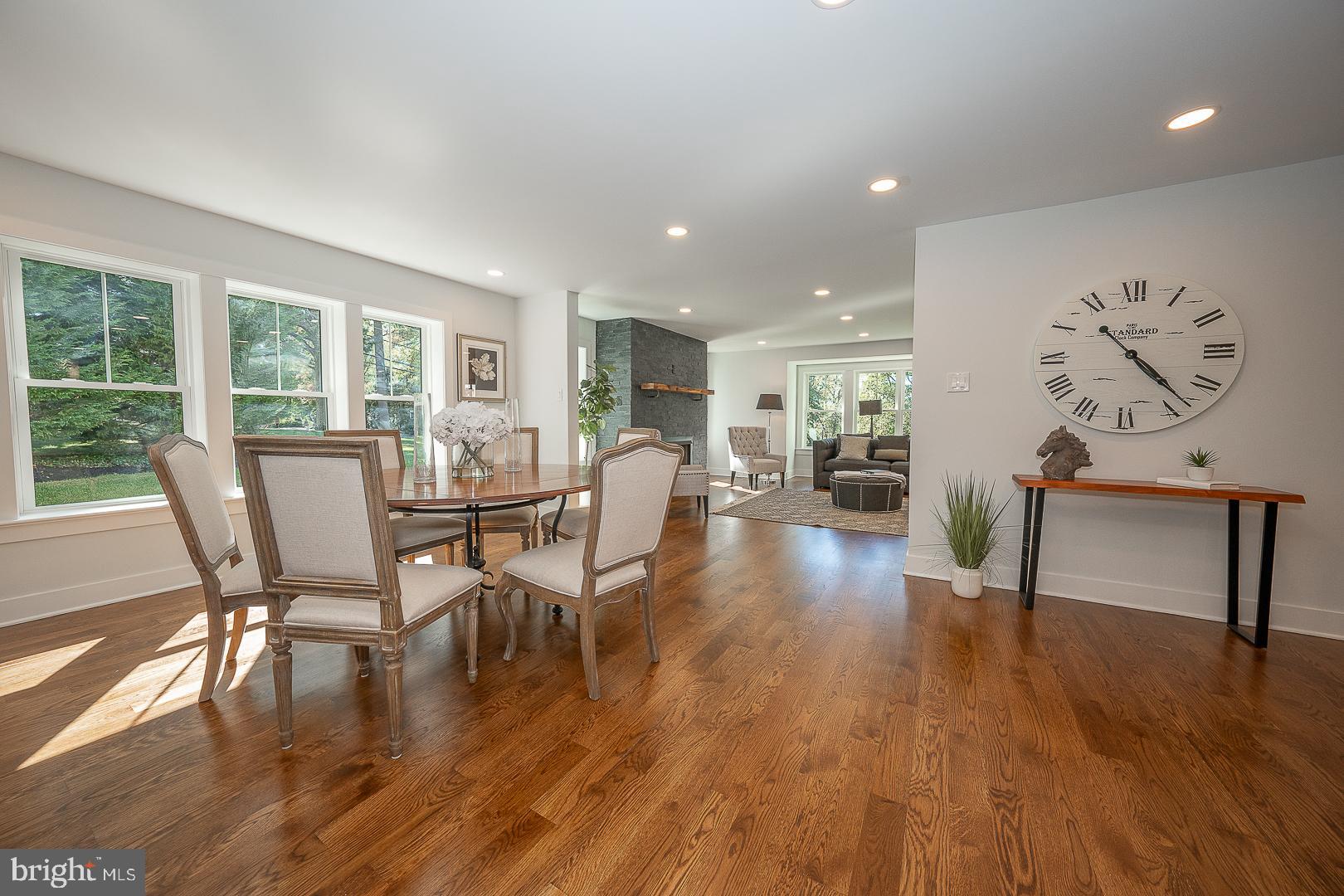 737 Berwood ROAD
