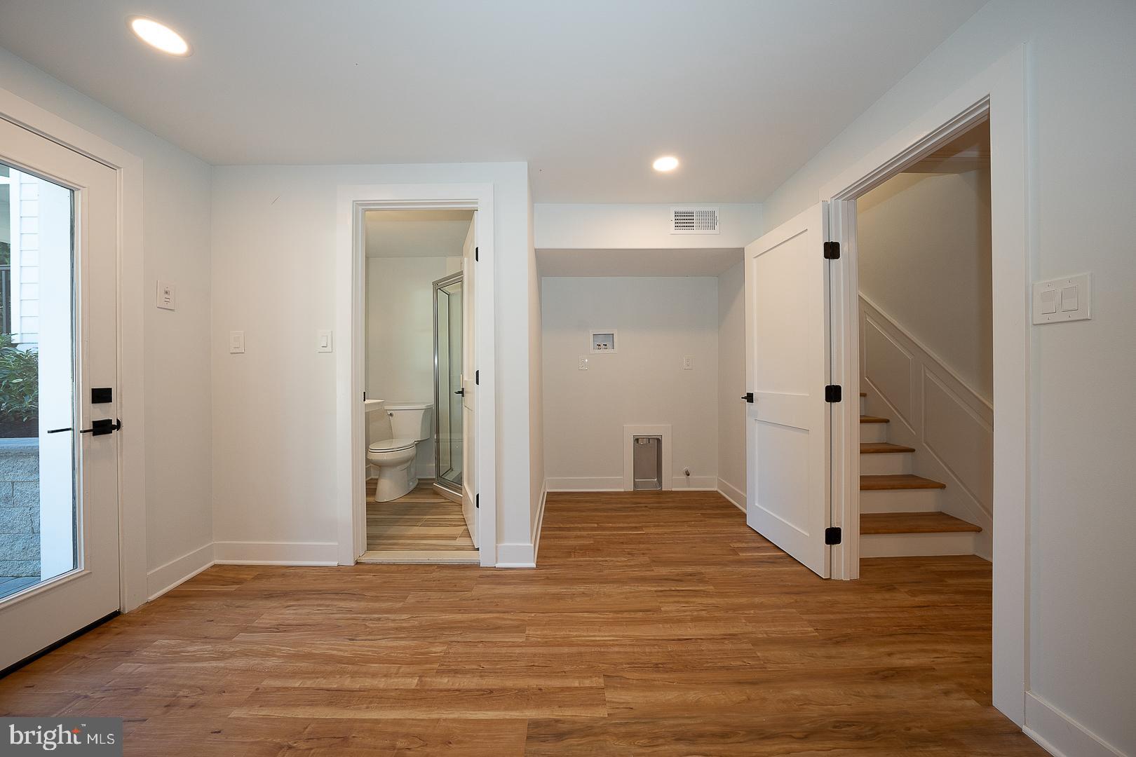 737 Berwood ROAD
