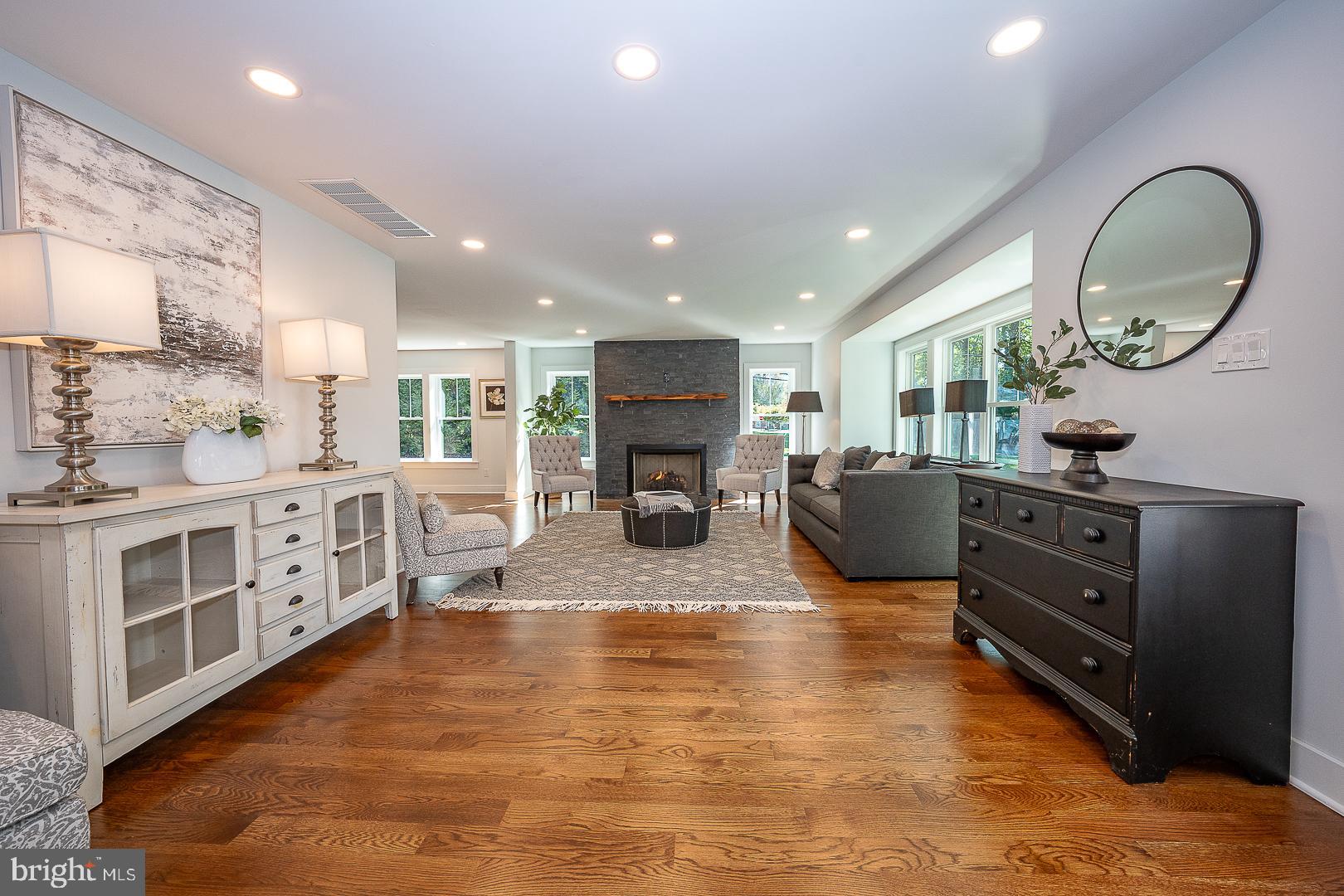 737 Berwood ROAD