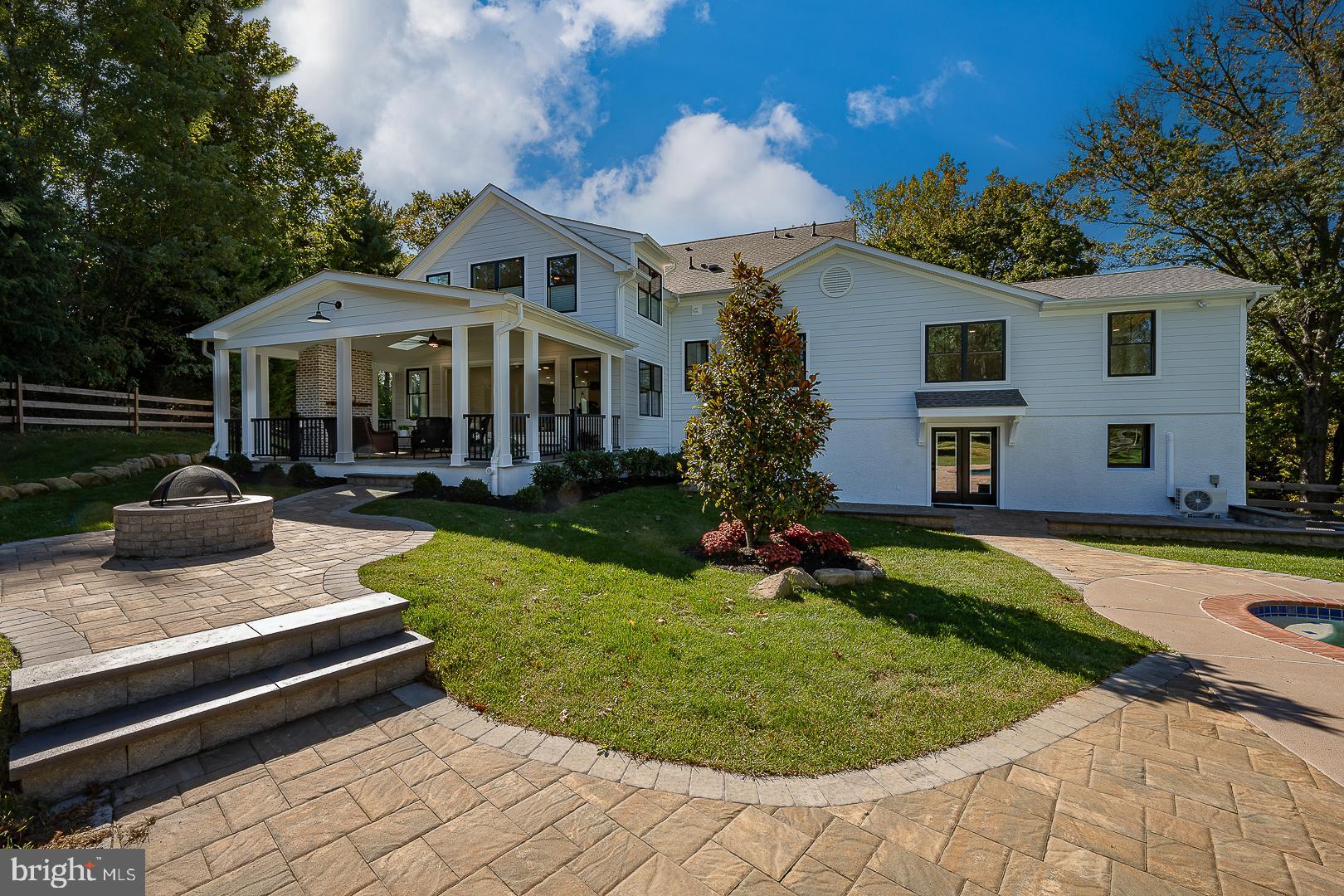 737 Berwood ROAD