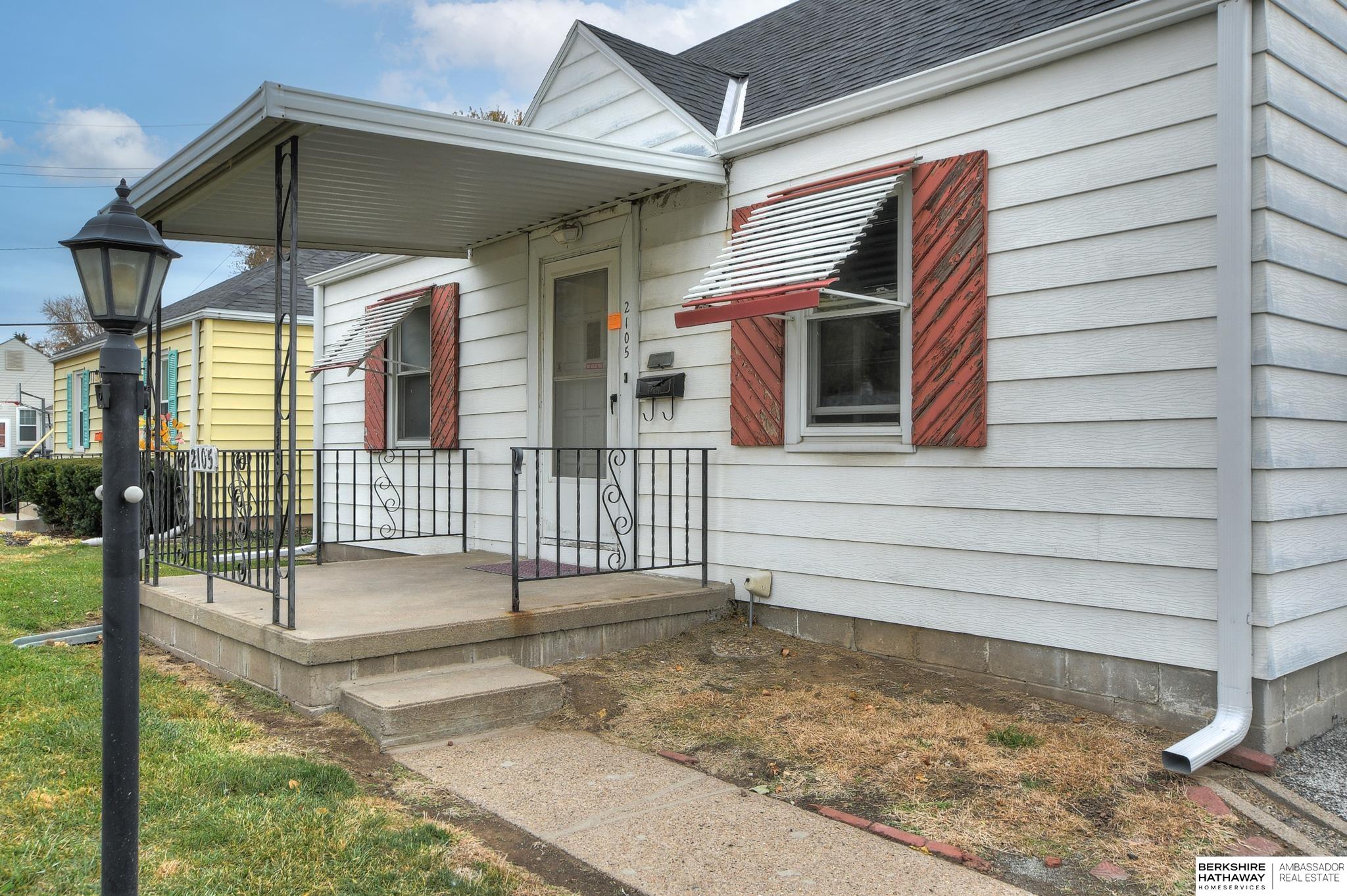 2105 S 48 Street