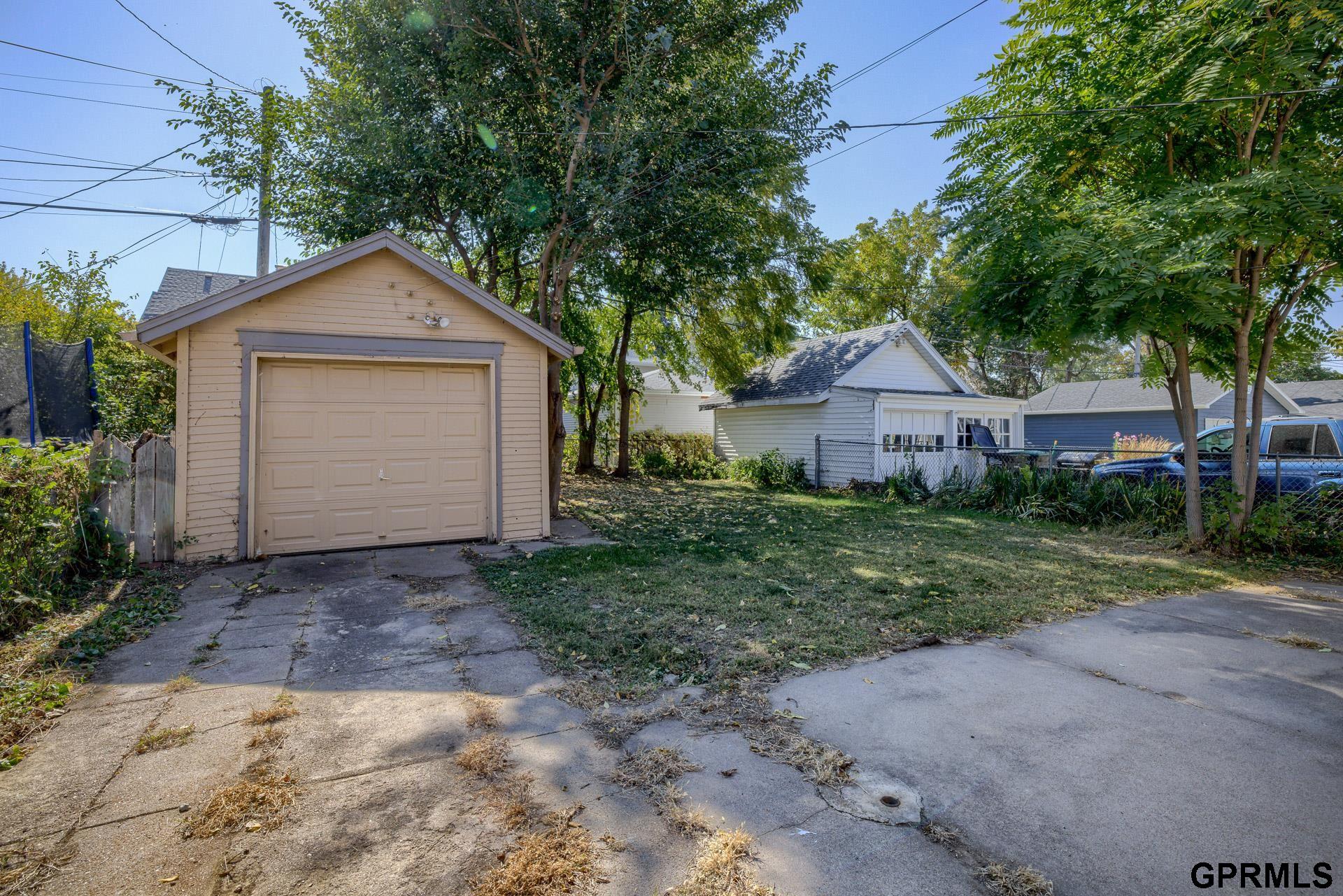 4913 Burt Street