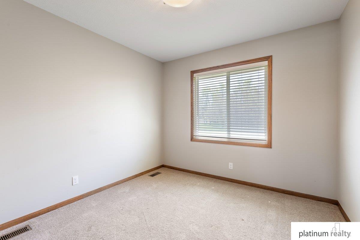 2821 Lakeside Drive