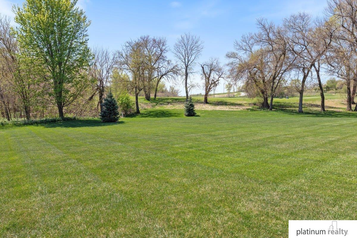 2821 Lakeside Drive