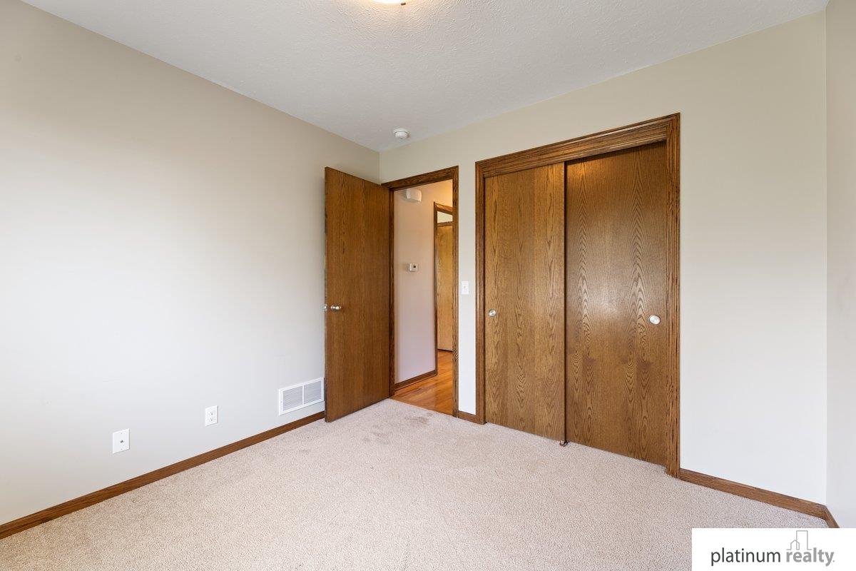 2821 Lakeside Drive