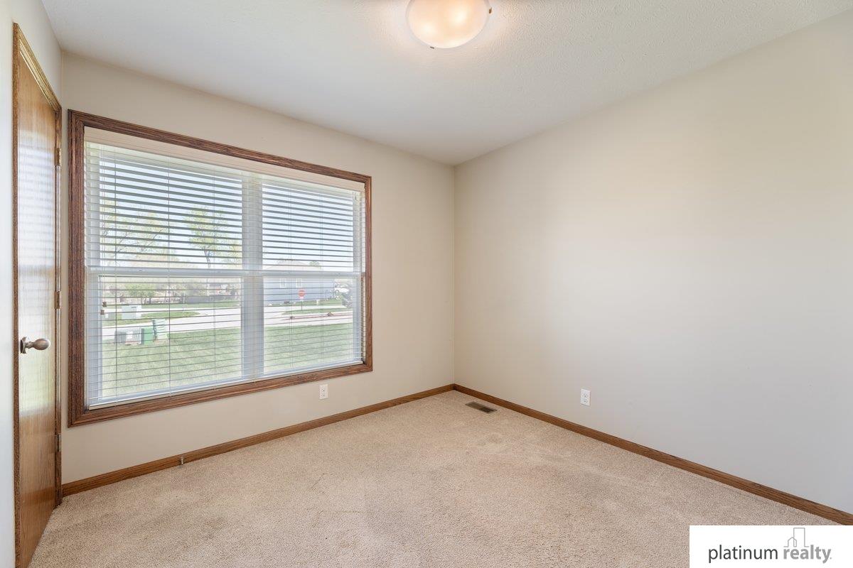 2821 Lakeside Drive