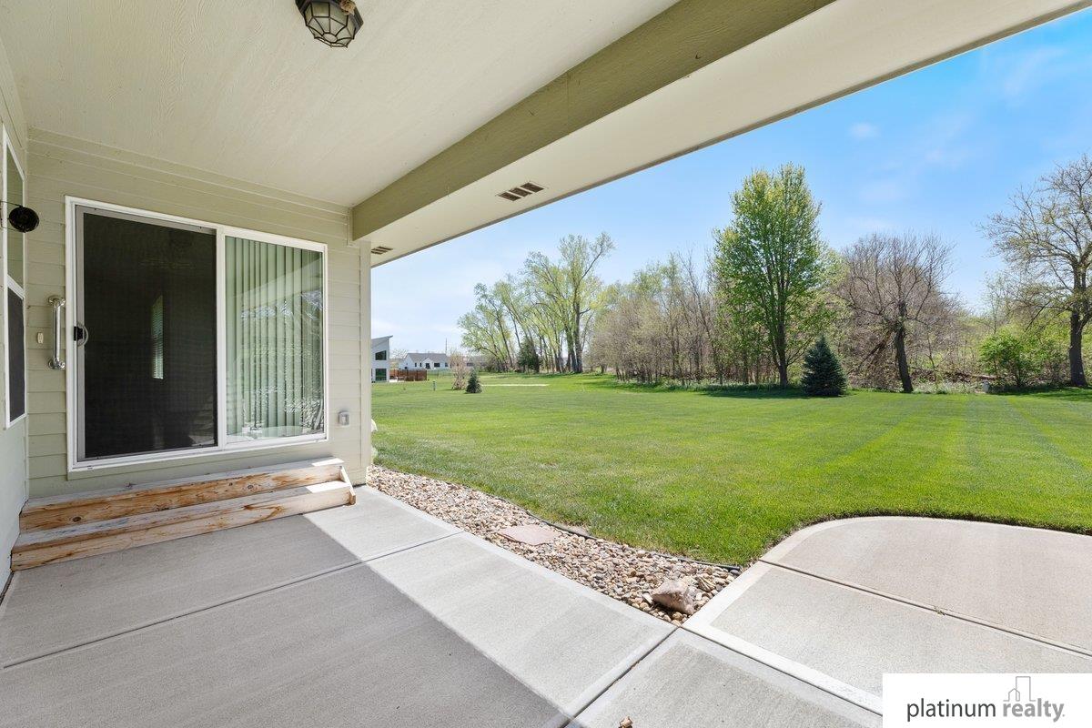 2821 Lakeside Drive
