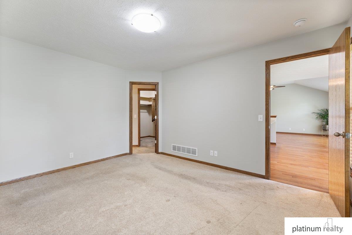 2821 Lakeside Drive