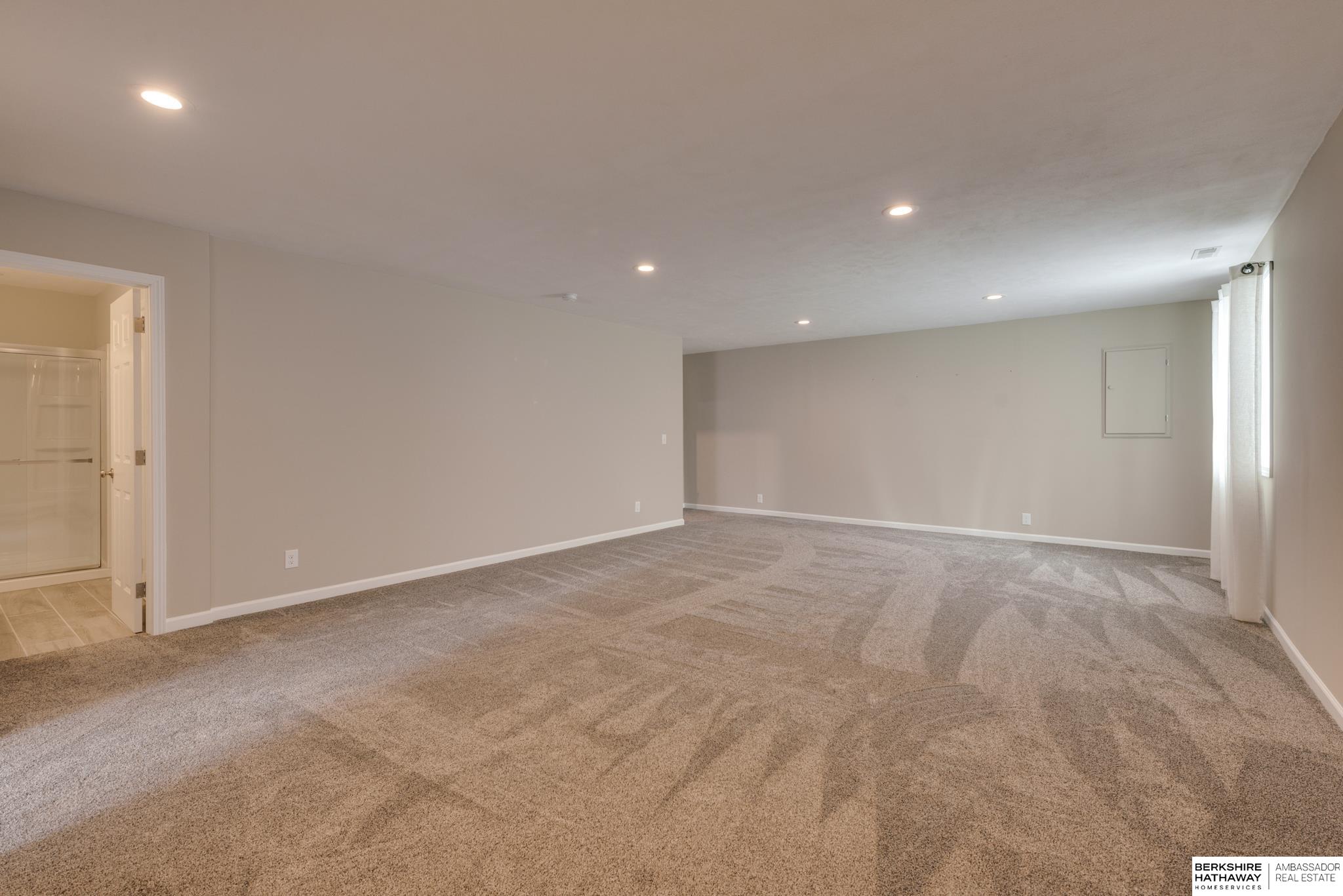 8215 S 186th Street