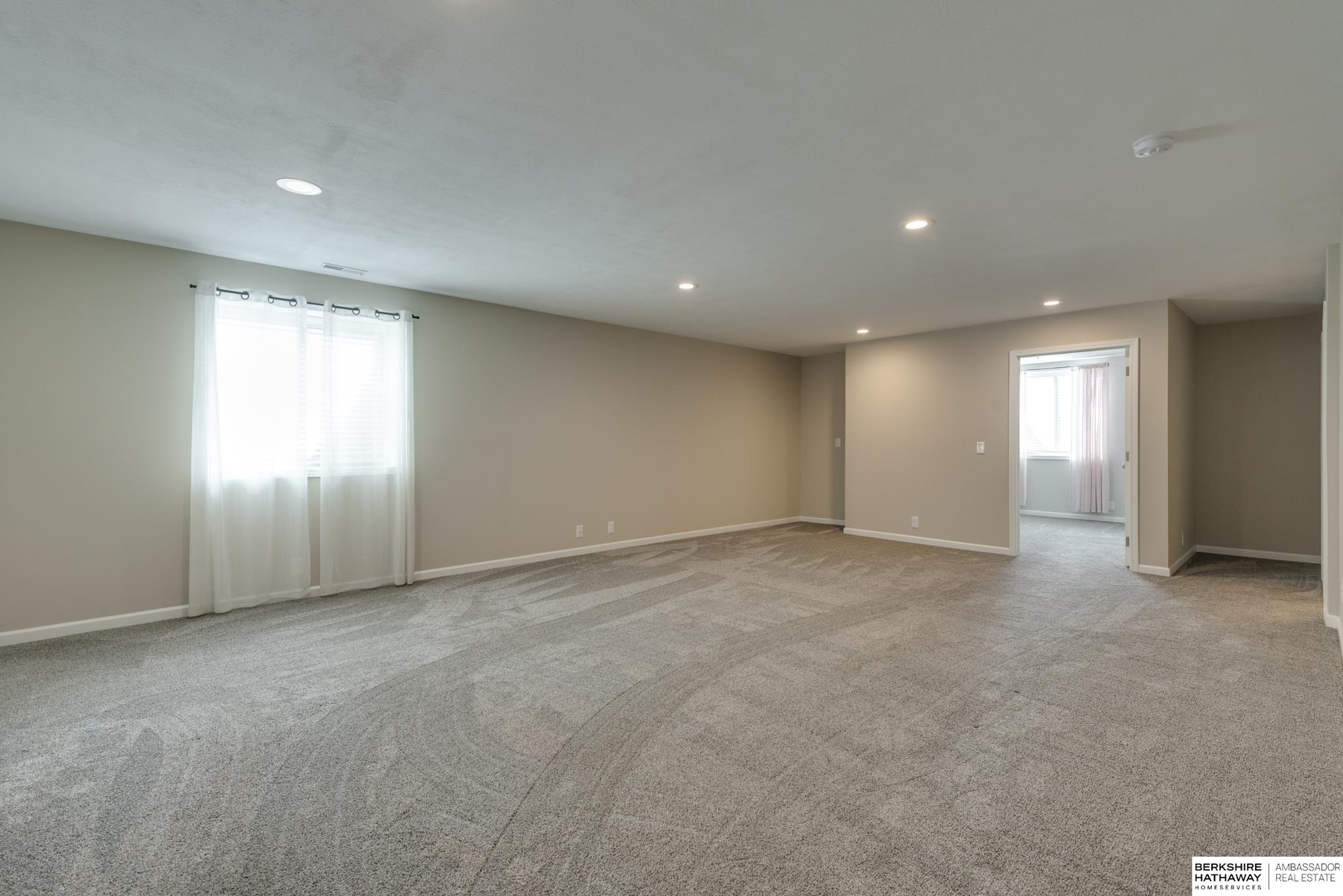 8215 S 186th Street