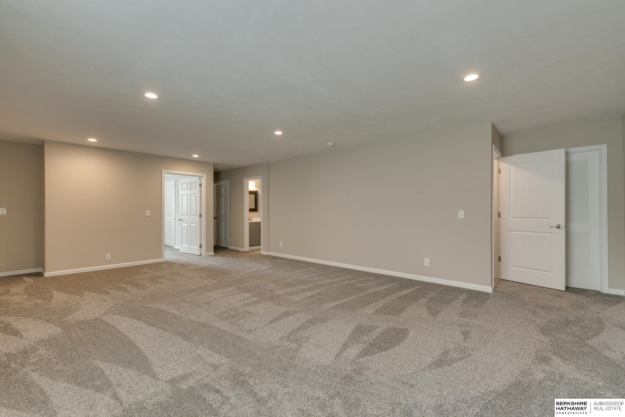8215 S 186th Street