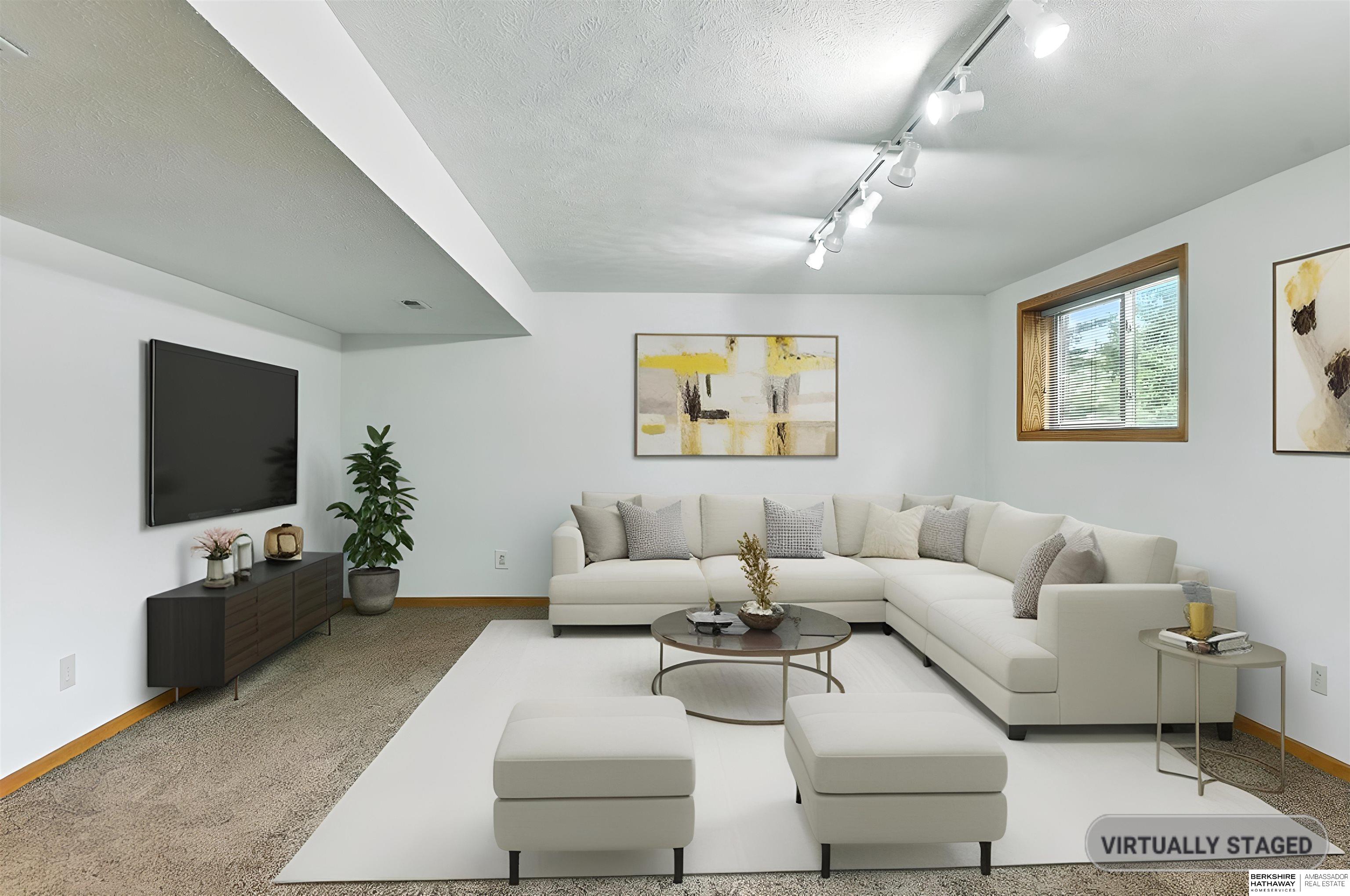 13605 Grover Street