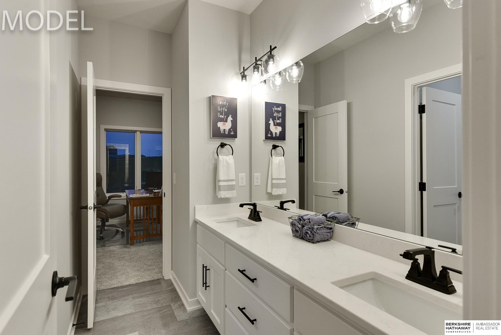 11003 S 102nd Street