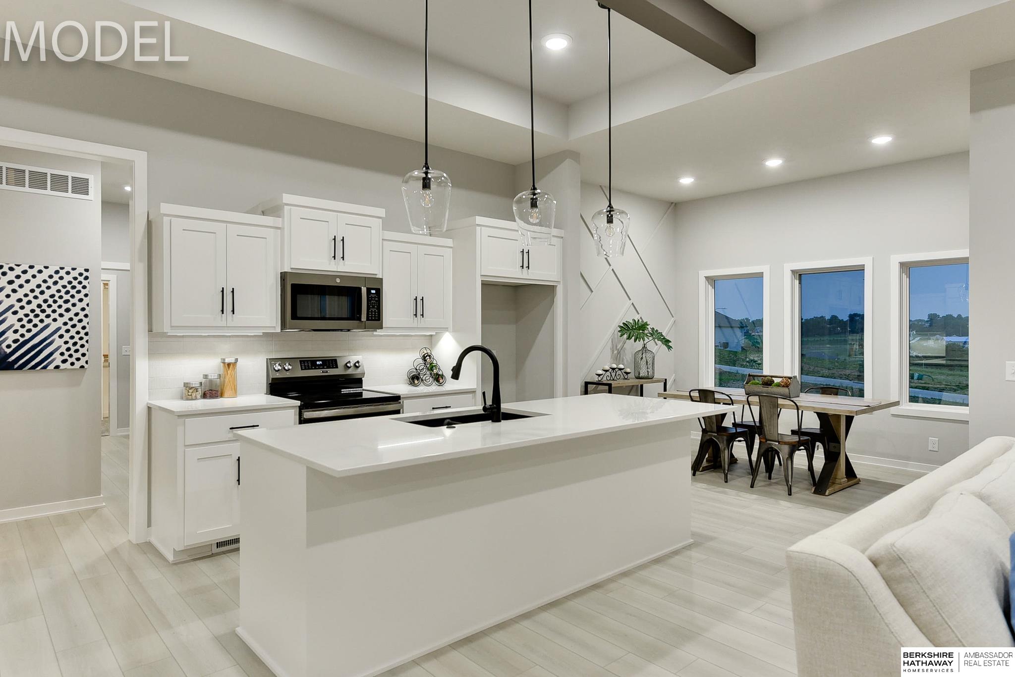 11003 S 102nd Street