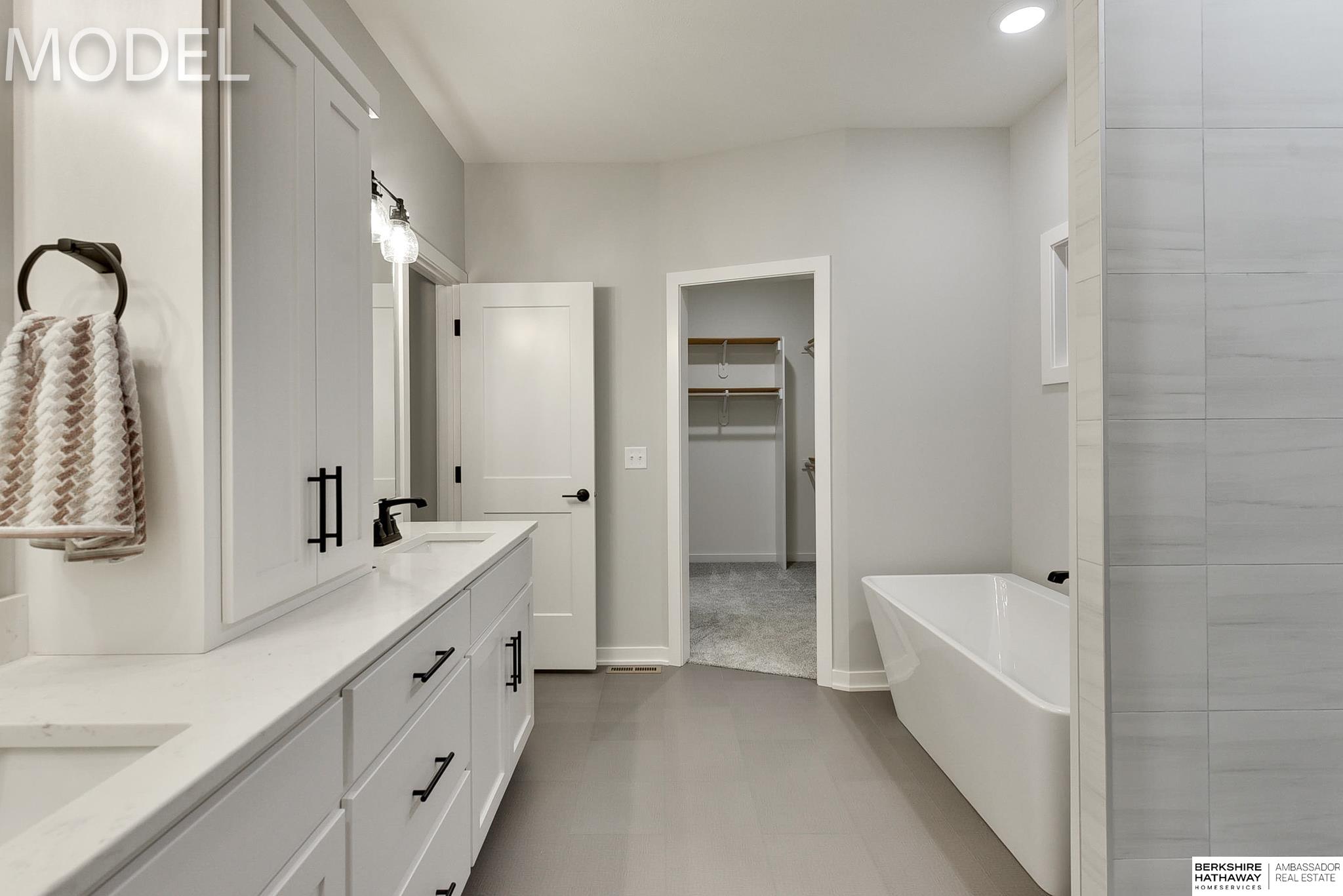 11003 S 102nd Street