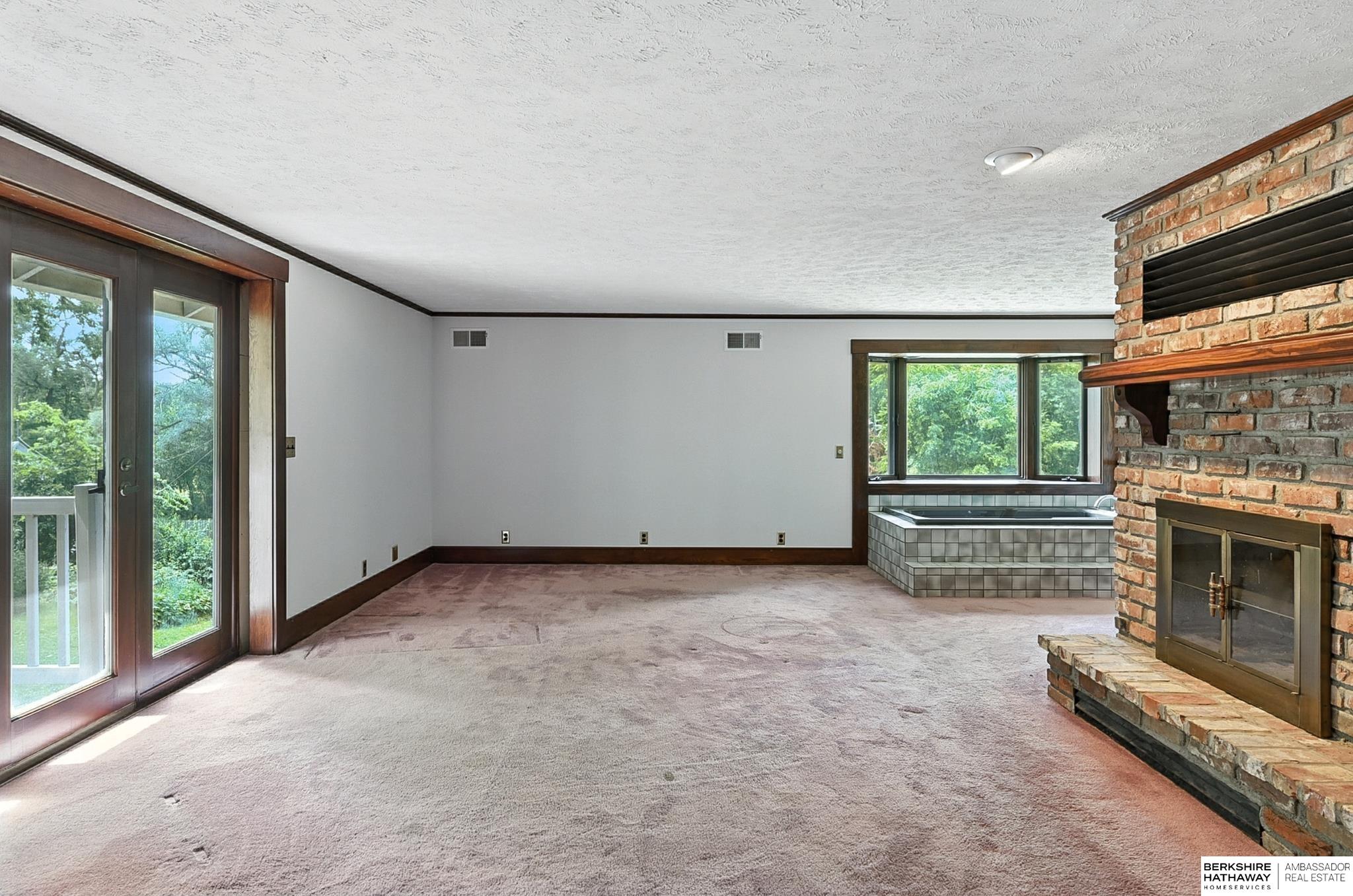 11414 N 76 Plaza