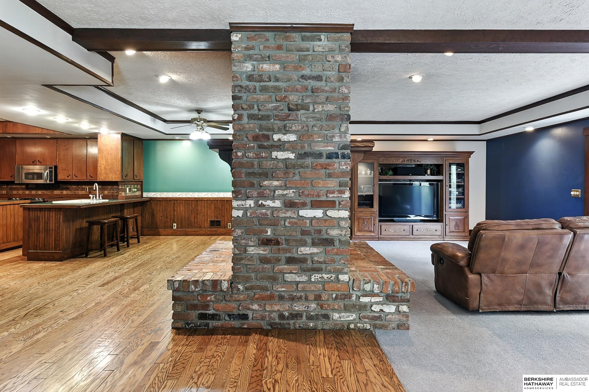 11414 N 76 Plaza