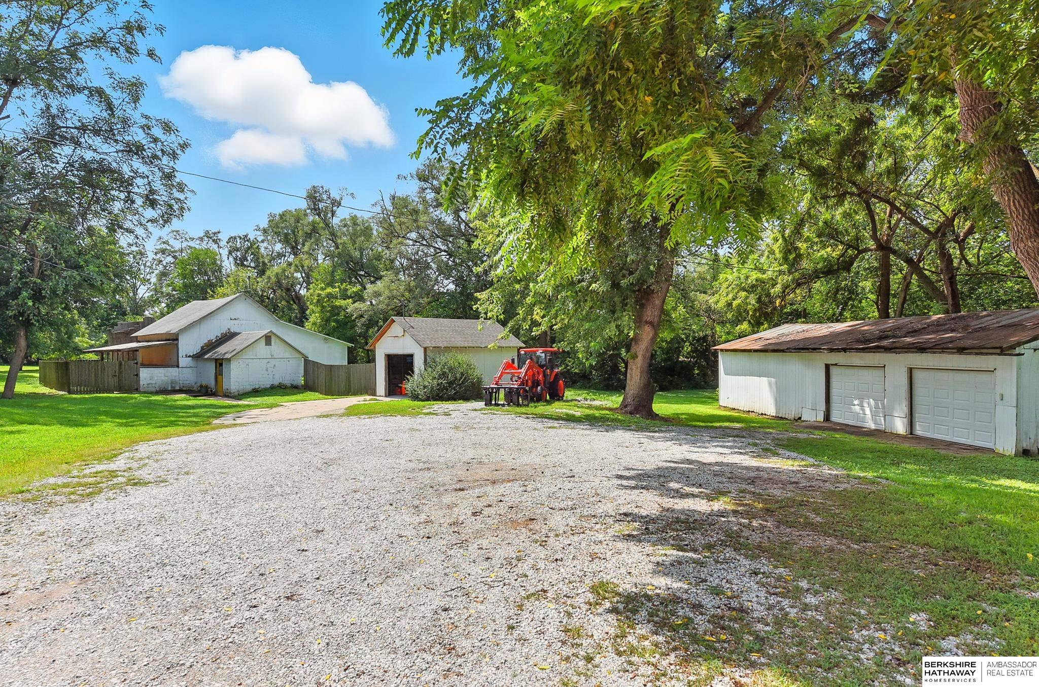 11414 N 76 Plaza