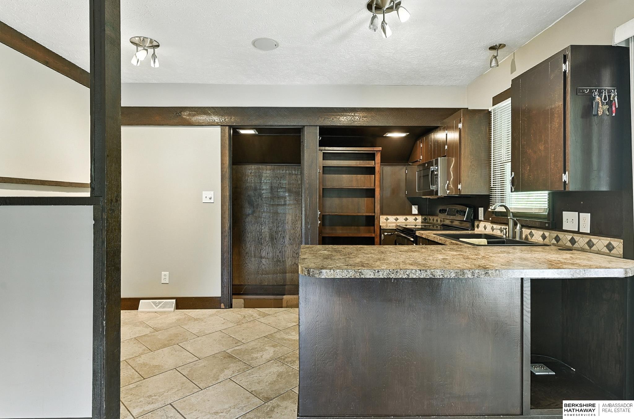 11414 N 76 Plaza
