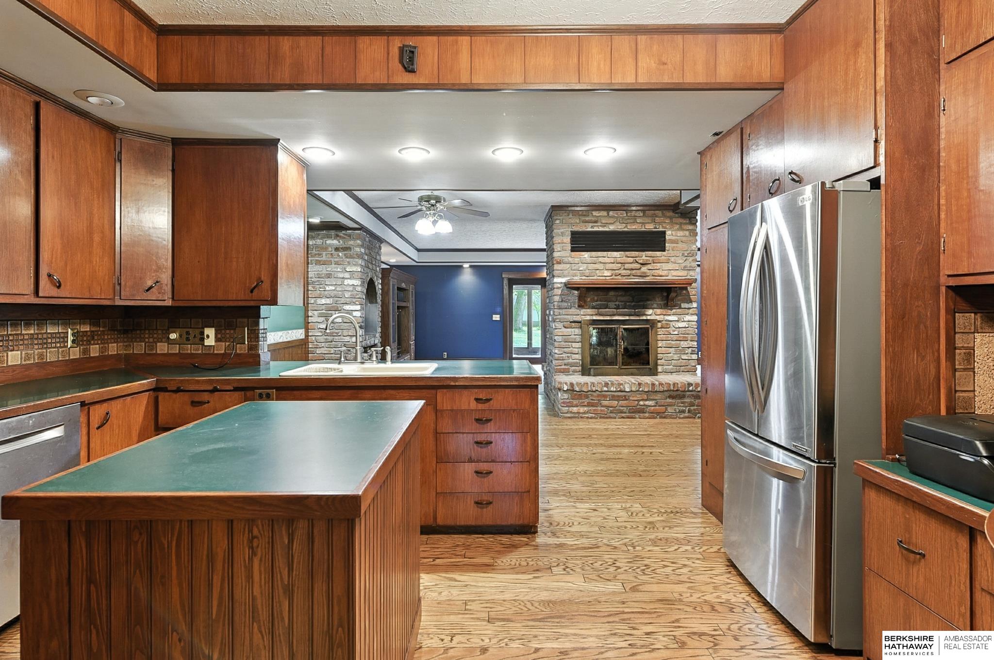 11414 N 76 Plaza