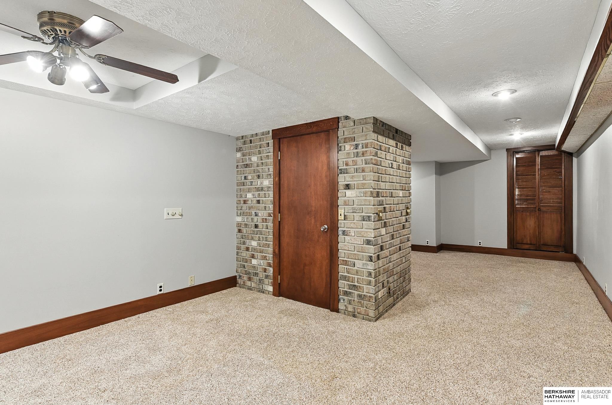 11414 N 76 Plaza