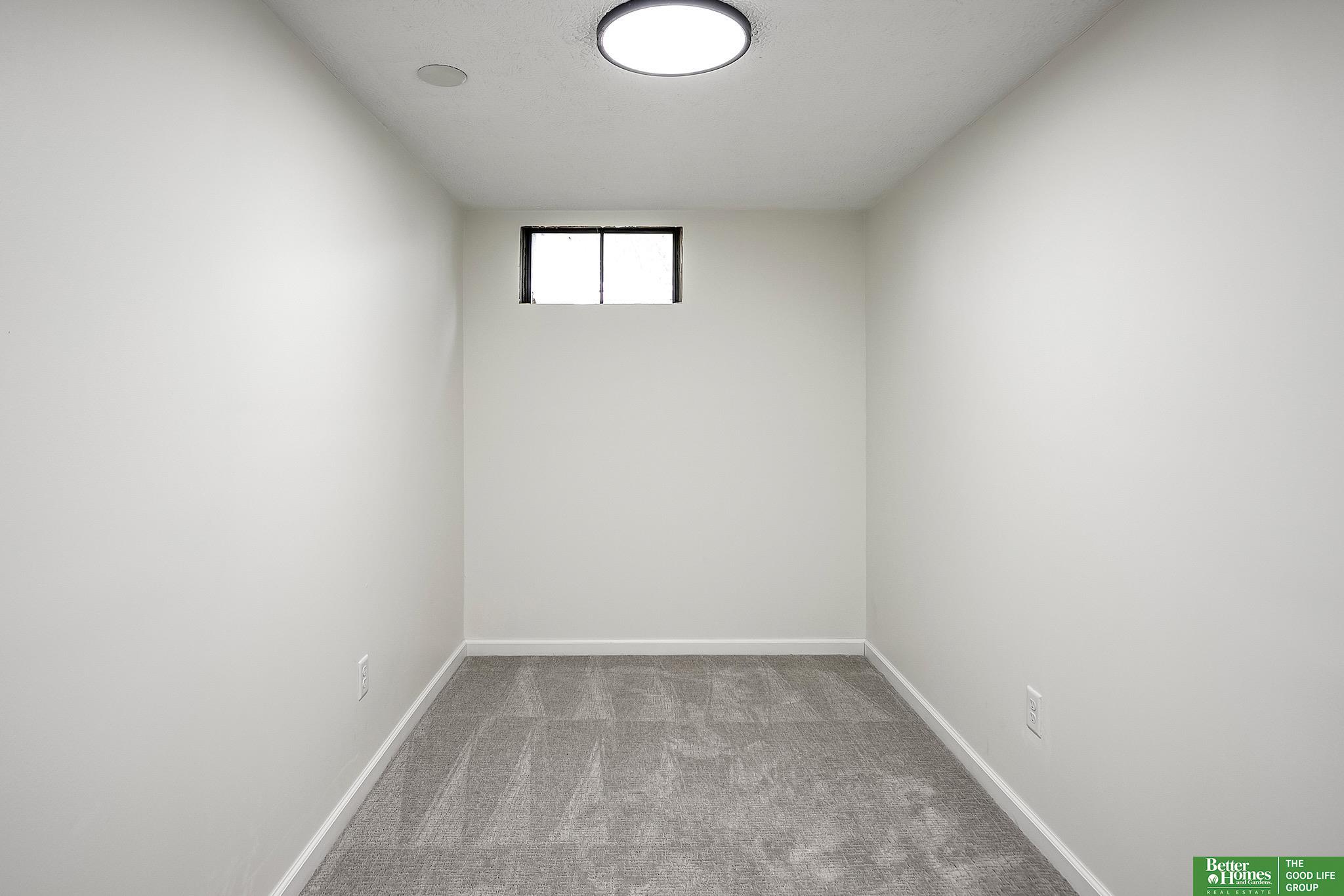 906 Chisholm Trail