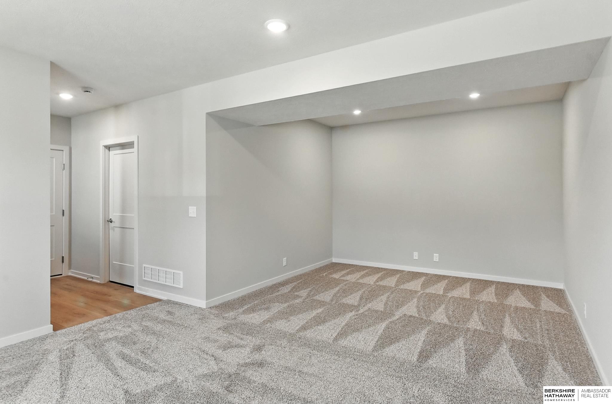 21512 Arabian Road