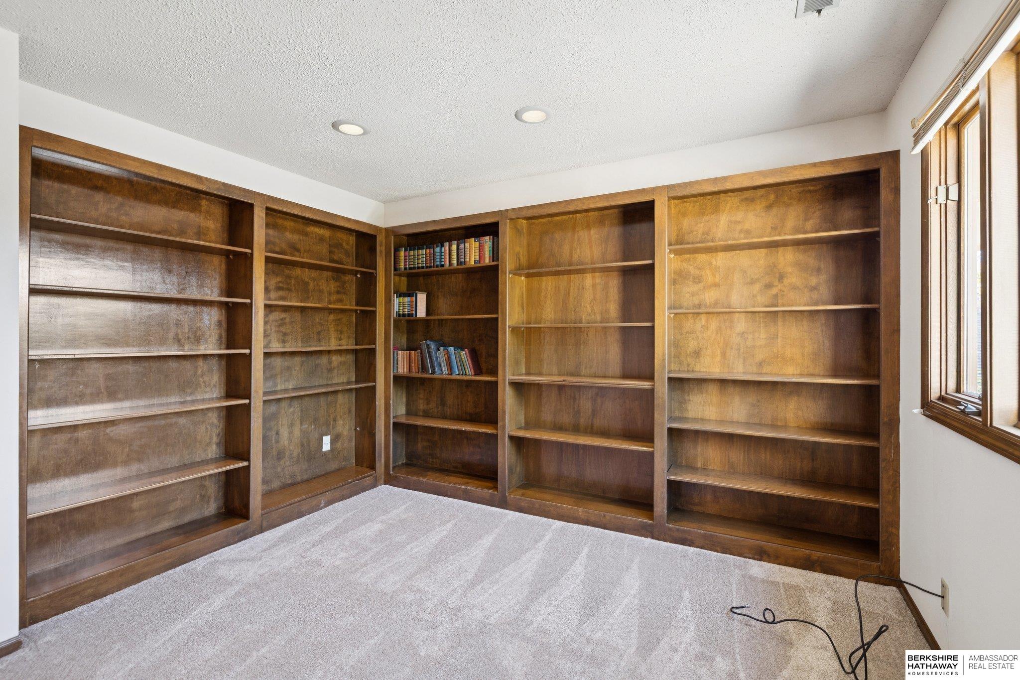 9614 Southby Plaza