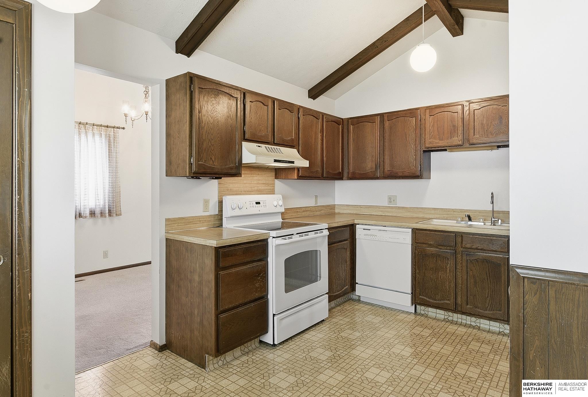 1122 Sally Street