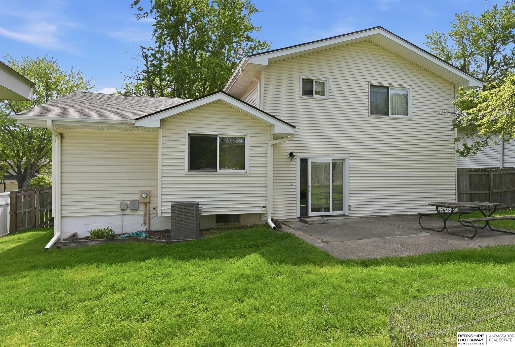 1122 Sally Street