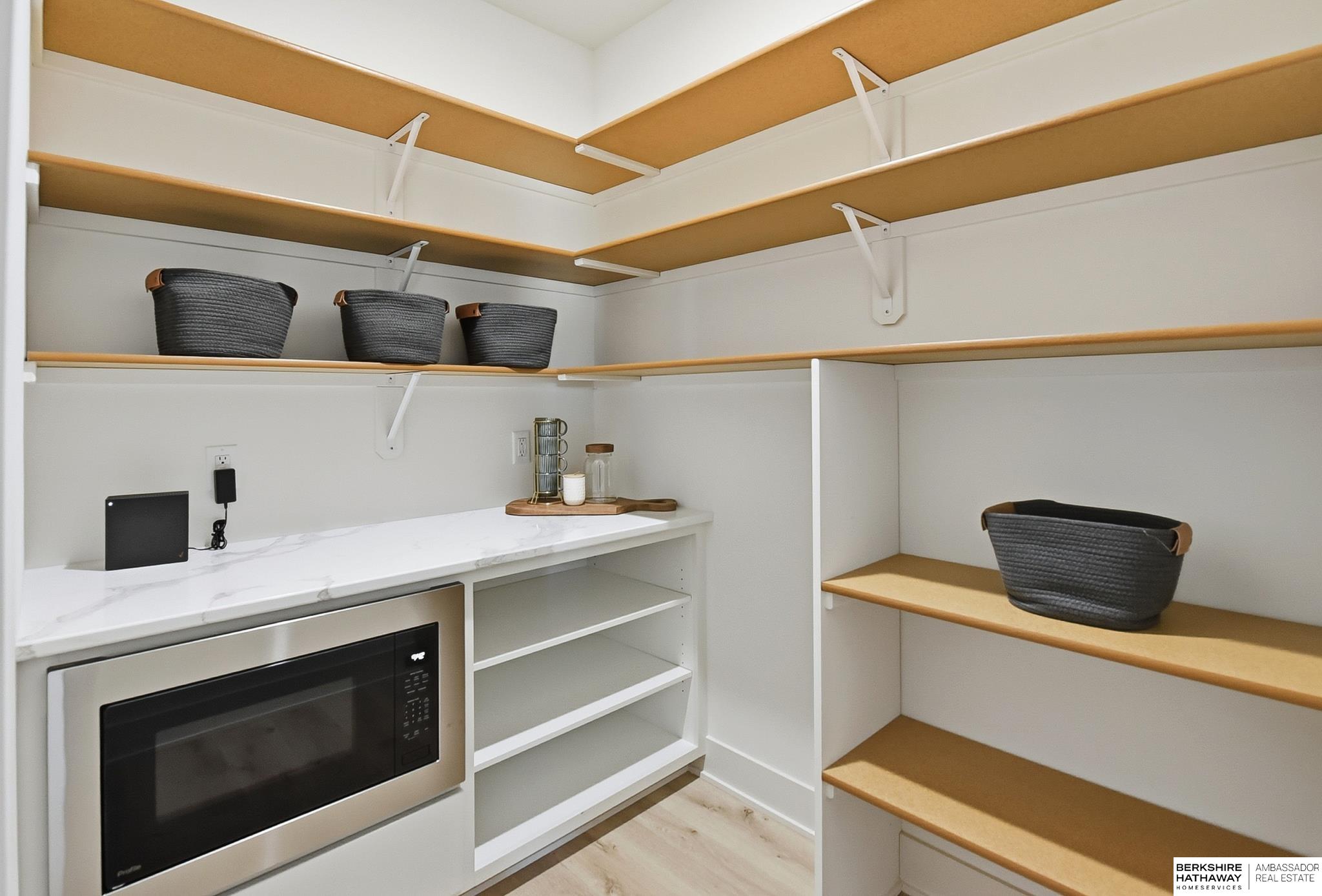 9808 Overland Trail