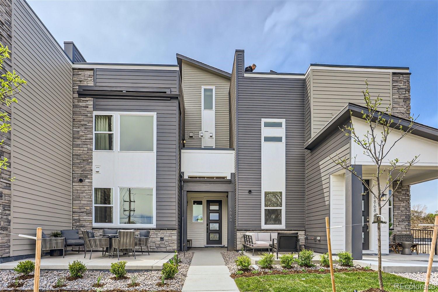 2670 W 67th Place