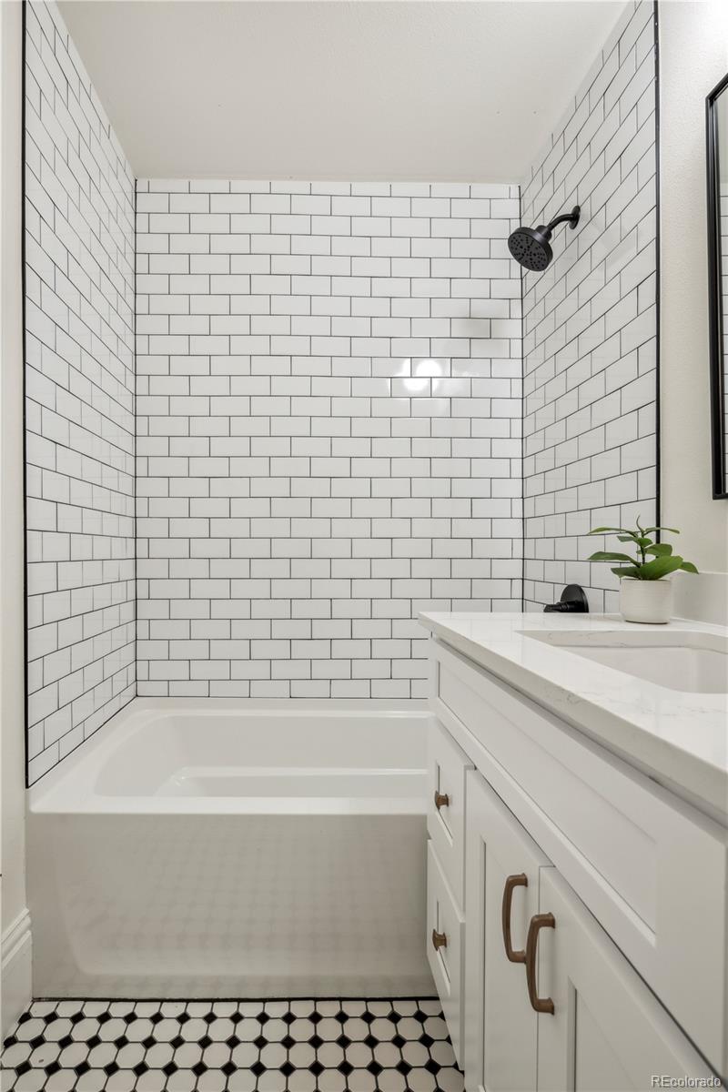 1763 N Williams Street Unit: 102