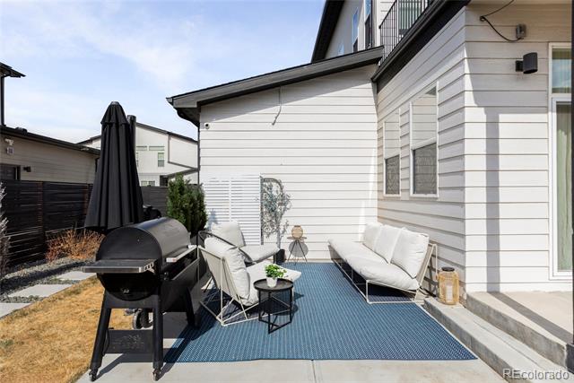 8742 W 49th Place