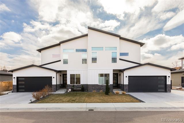 8742 W 49th Place