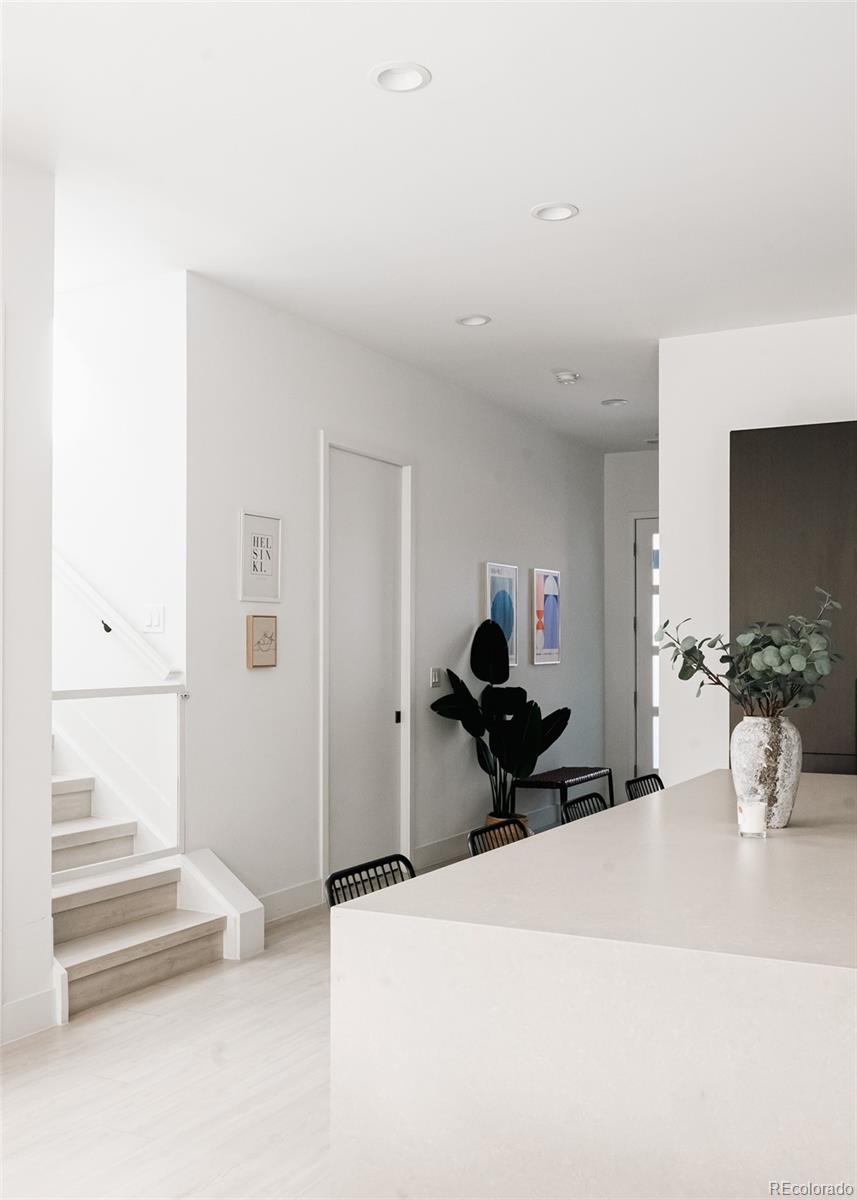 8742 W 49th Place