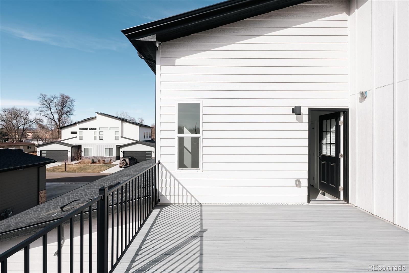 8742 W 49th Place