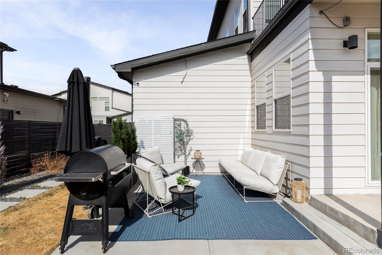 8742 W 49th Place