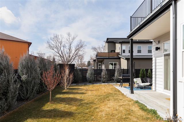 8742 W 49th Place